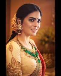 Isha Ambani Stuns In Mother Nita Ambani's Jadau Necklace At Brother Anant Ambani's Haldi!