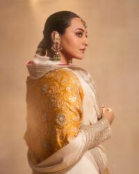 Sonakshi Sinha Shares Stunning Pictures From Her Second Sonamandi-Themed Bachelorette!