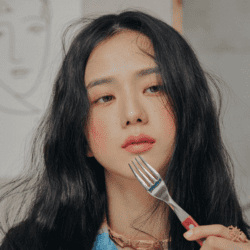 kpop-female-idols-beauty-trends-korean-beauty-blackpink-lisa-ive-wonyoung-jennie