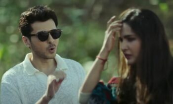life-hill-gayi-review-divyenndu-kusha-kapila-mukti-mohan-kiran-bedi