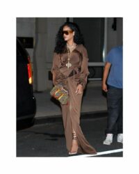 Rihanna, Jennifer Lopez Styled Sabyasachi Jewellery And Surprised Indian Fans With New Looks!