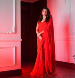 Navratri 2024: Slay In Red On Day 7 Just Like Kareena Kapoor, Deepika Padukone, And More!