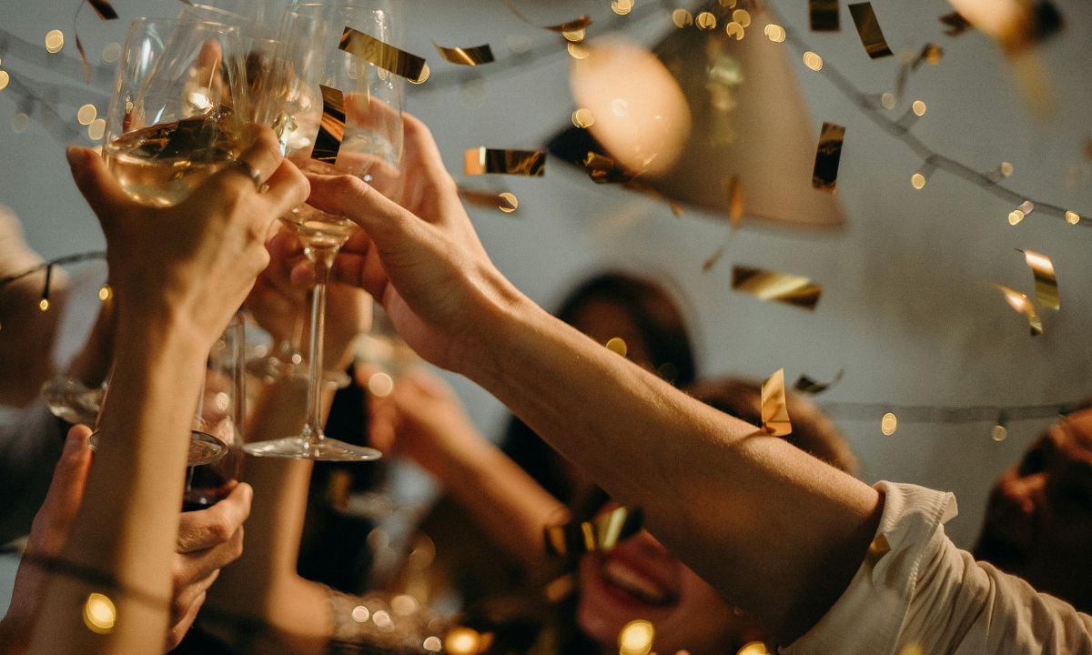 Happy New Year 2025: From Vision Board To Fireworks Show, 5 Ways To Kickstart Your New Year! Happy New Year 2025: From Vision Board To Fireworks Show, 5 Ways To Kickstart Your New Year!