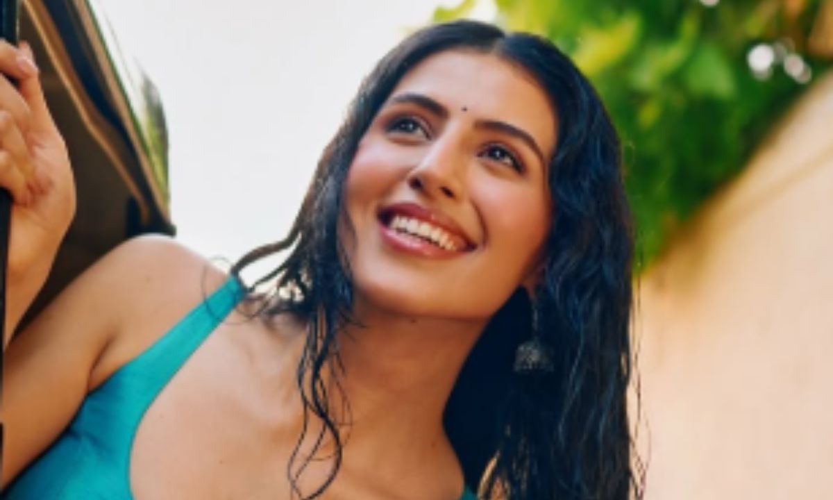 who-is-simar-bhatia-akshay-kumar-niece-acting-debut-with-agastya-nanda-sriram-raghavan