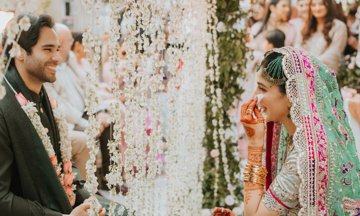 Sanam Teri Kasam’s Mawra Hocane Gets Married To Pakistani Actor Ameer Gilani. Dreamy Wedding Pics Inside! Sanam Teri Kasam’s Mawra Hocane Gets Married To Pakistani Actor Ameer Gilani. Dreamy Wedding Pics Inside!