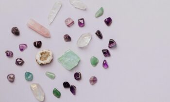 right-way-to-use-crystals-amethyst-rose-quartz-for-cleansing-detailed-guide