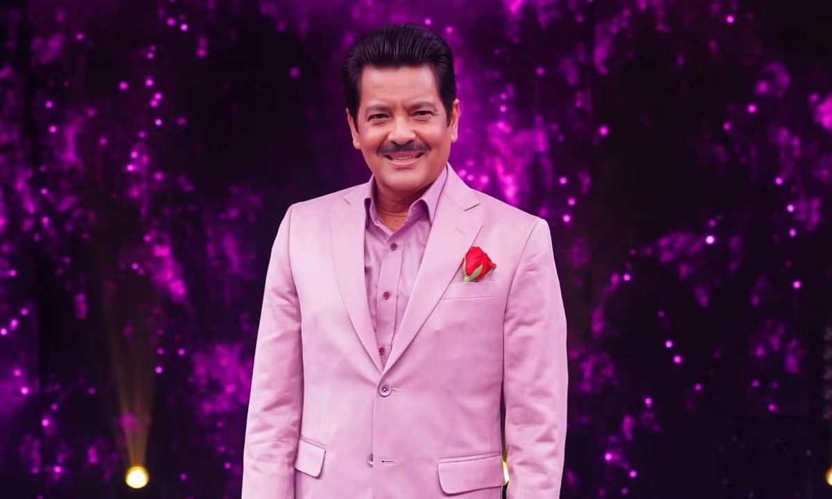 Udit Narayan Claims There’s Hidden Agenda Behind Kissing Video, Urges Fans To Ignore It. Huh, Really?