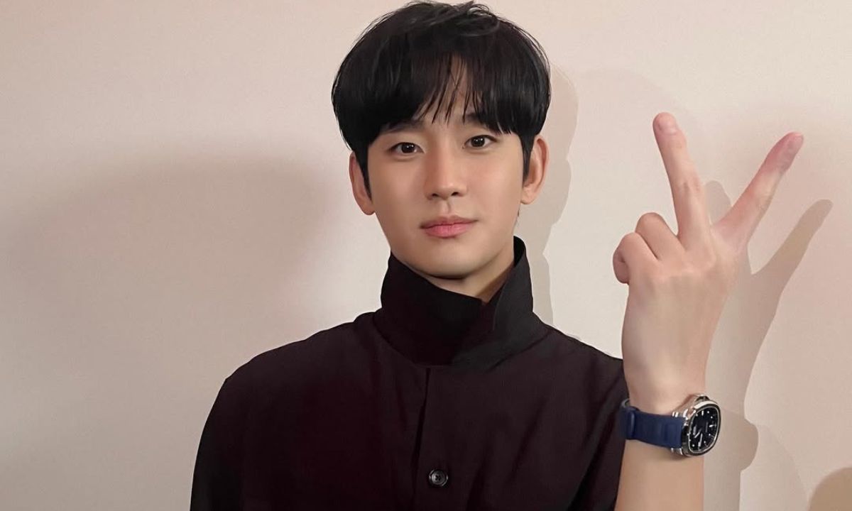 Kim Soo Hyun’s Lawyers Track ‘Fake Aunt’ Amid Explosive Defamation Suit In Kim Sae Ron Row Kim Soo Hyun’s Lawyers Track ‘Fake Aunt’ Amid Explosive Defamation Suit In Kim Sae Ron Row