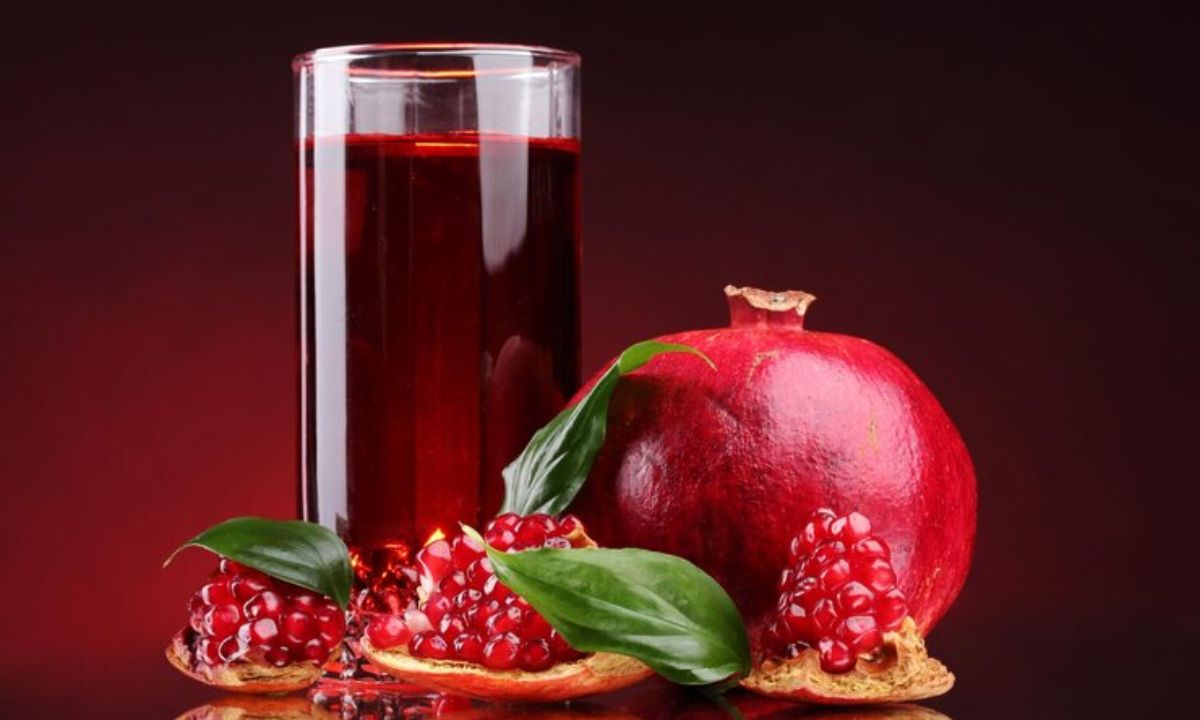 5 Benefits Of Drinking Pomegranate Juice Every Day