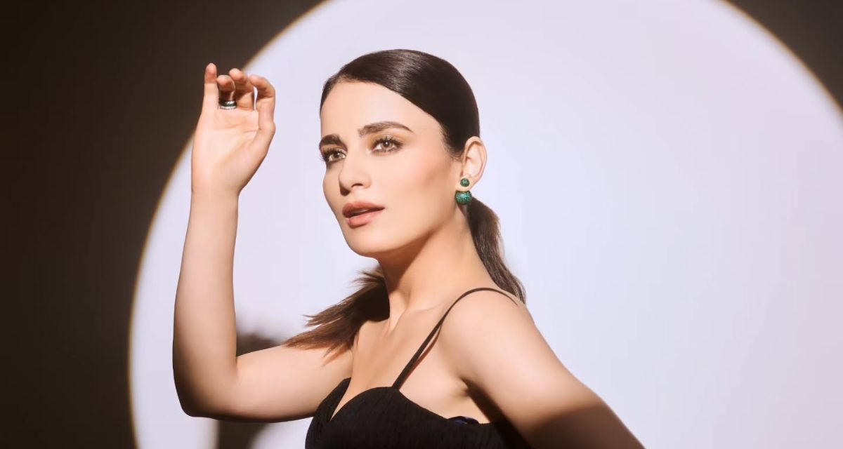How To Do A Lifted Makeup Look Like Radhikka Madan? 10 Tips To Follow