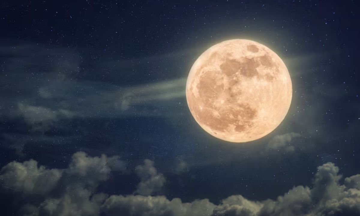 Astrologist Explains The Significance Of April 12 Full Moon And Best Ways To Manifest Astrologist Explains The Significance Of April 12 Full Moon And Best Ways To Manifest
