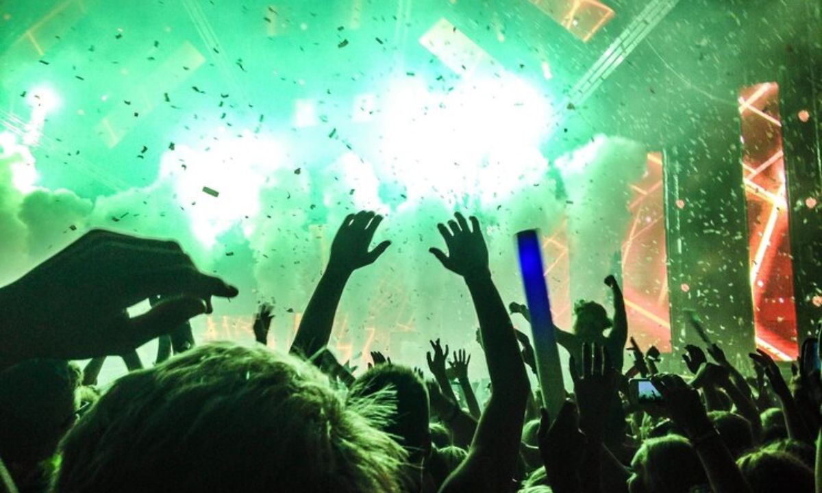 Shocking! Almost 150 Women Stabbed With Needles In A Music Festival In France. More Details Inside!