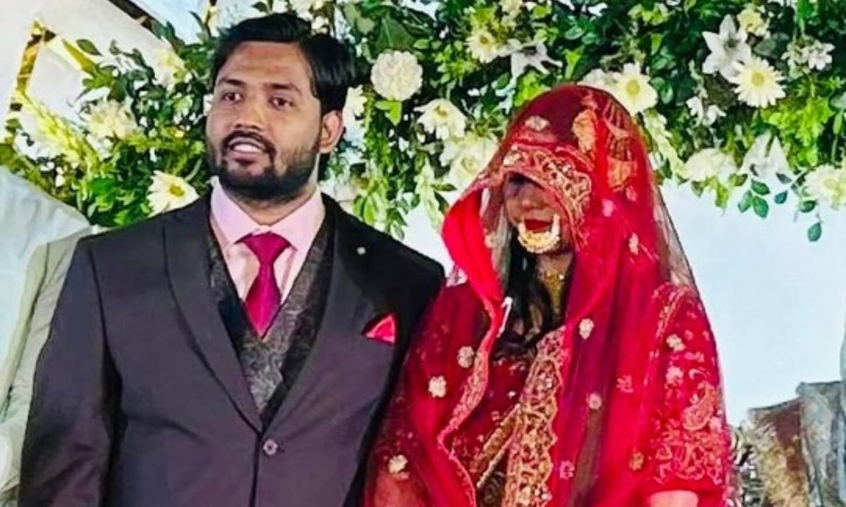 Khan Sir Clarifies Why His Wife Wore A Ghoonghat At Wedding Reception, Says “She Wanted To Look Different”