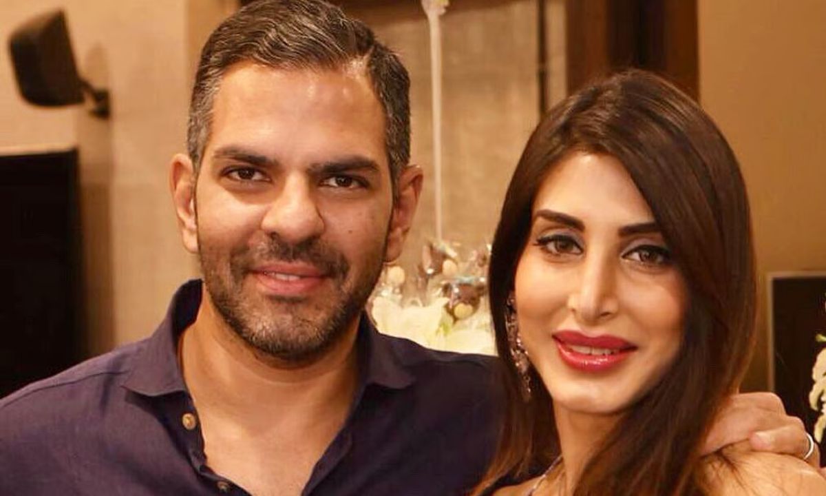 who-is-priya-sachdev-sunjay-kapur-third-wife-karisma-kareena-kapoor
