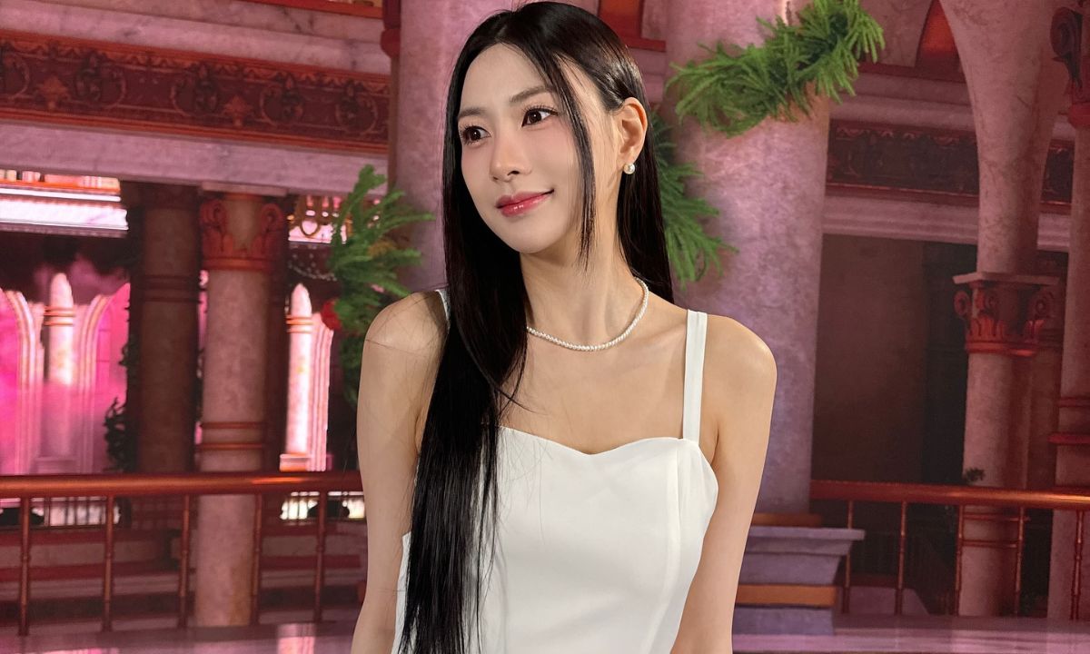 Shocking! Apink’s Hayoung Reveals Former CEO Pressured Her Into Dangerous Reality Show