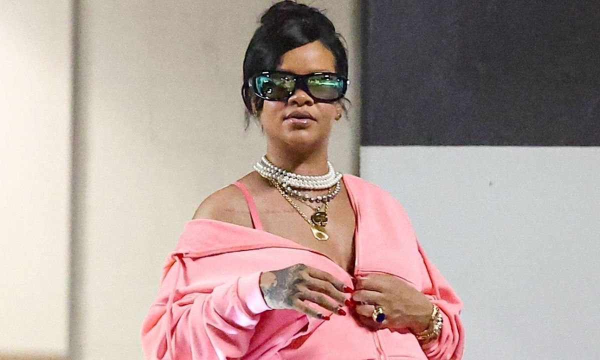 Here’s Why Fans Are Convinced Rihanna’s Third Baby With A$AP Rocky Is A Girl!