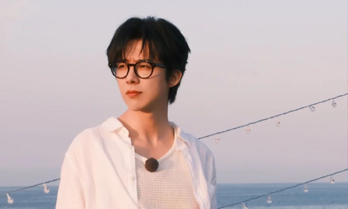 Chinese Actor Liu Yu Ning Denies Dating Rumours With Manager Of 10 Years!