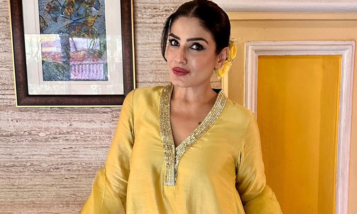 Raveena Tandon Hopes Cricketers Wear Black Bands During India-Pakistan Match As Tribute To Pahalgam Victims Raveena Tandon Hopes Cricketers Wear Black Bands During India-Pakistan Match As Tribute To Pahalgam Victims