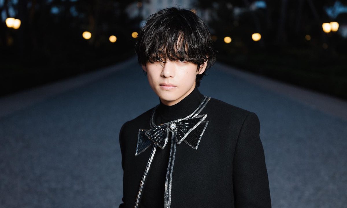 BTS-Armys-defend-V-Kim-Taehyung-share-sweet-moments-amid-Pedophilia-claims-love-your-w-controversy
