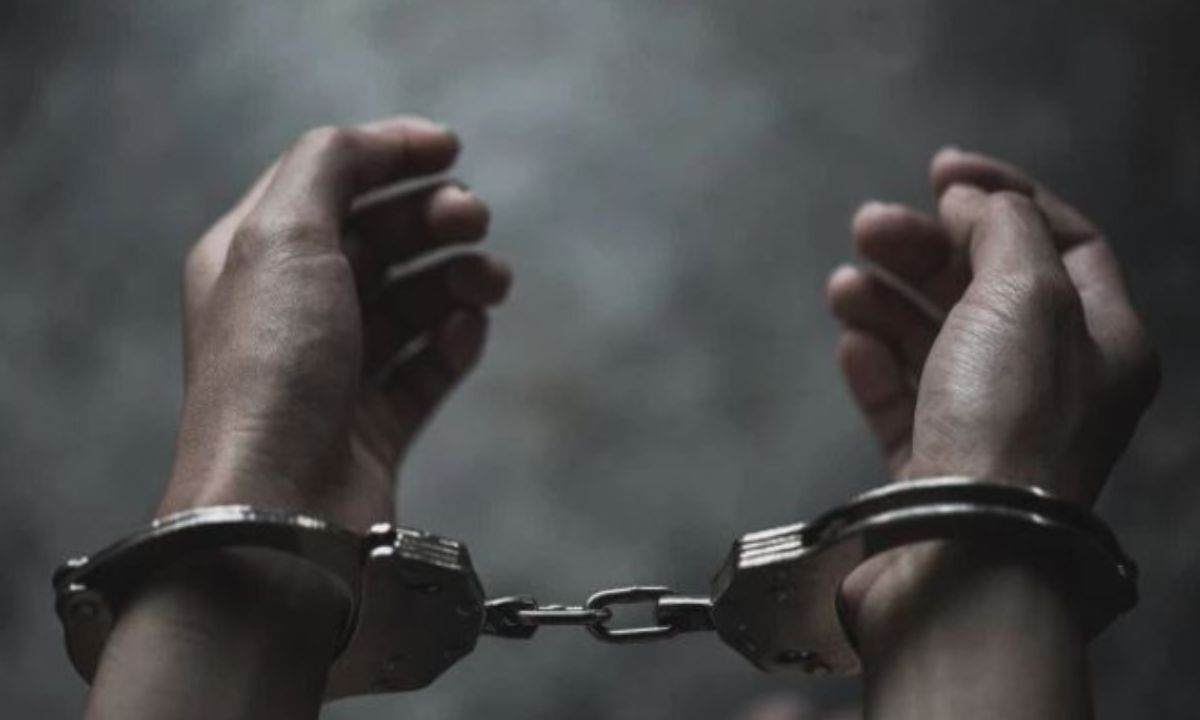 actor-director-arrested-for-harassing-blackmailing-actress-bengaluru-film-video