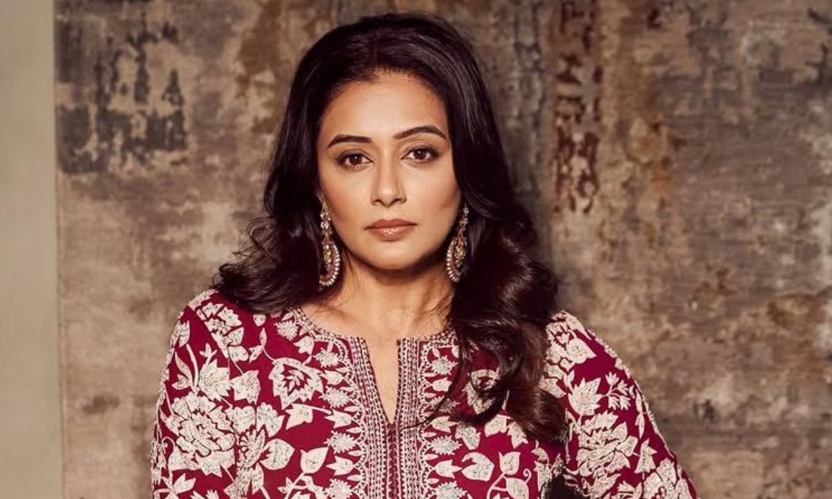 Priyamani Admits To Being “Paid Less” Than Her Male Counterparts In Past; Know What She Said About Pay Parity Priyamani Admits To Being “Paid Less” Than Her Male Counterparts In Past; Know What She Said About Pay Parity