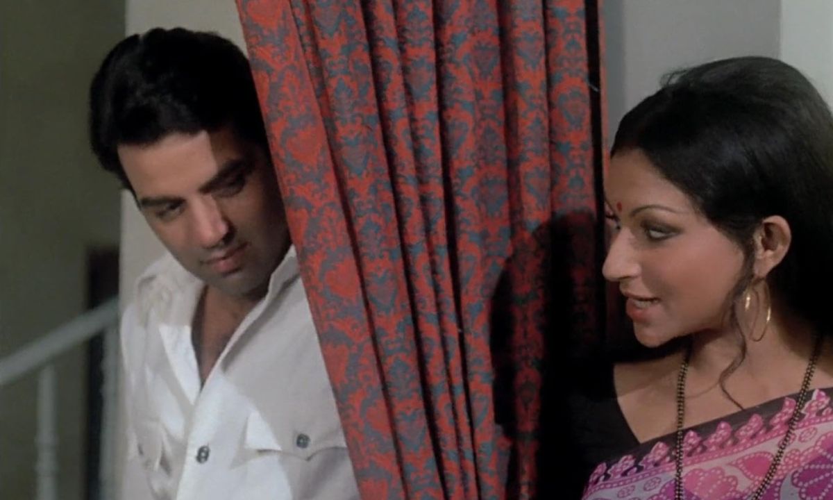 dharmendra-top-5-films-phool-aur-patthar-aankhen-blackmail-chupke-chupke-pratigya-sholay