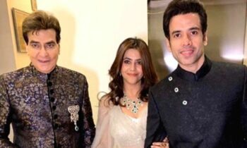 Actor Jeetendra Falls Down At Zarine Khan’s Prayer Meet, Son Tusshar Kapoor Shares His Health Update!