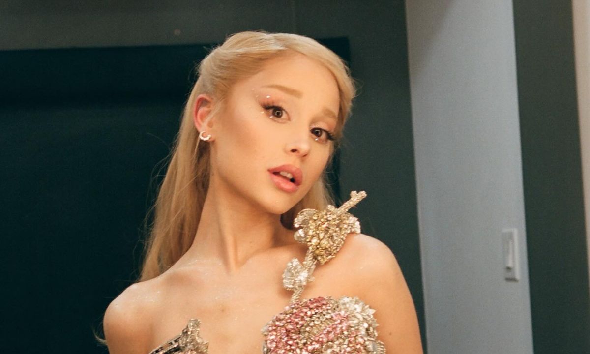 Ariana Grande Diagnosed With COVID-19, Singer To Halt All Wicked: For Good Promotions