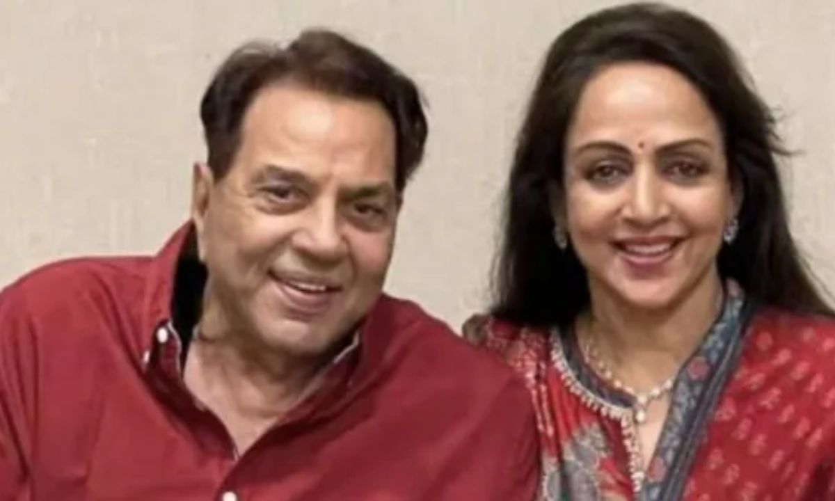 Hema Malini Shares An Emotional Update After Husband Dharmendra’s Discharge From Hospital
