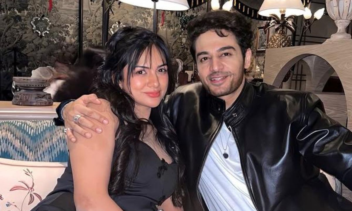 Bigg Boss 19 Winner Gaurav Khanna Defends Wife Akanksha Chamola  After Internet Trolls Her Viral Dance Video!