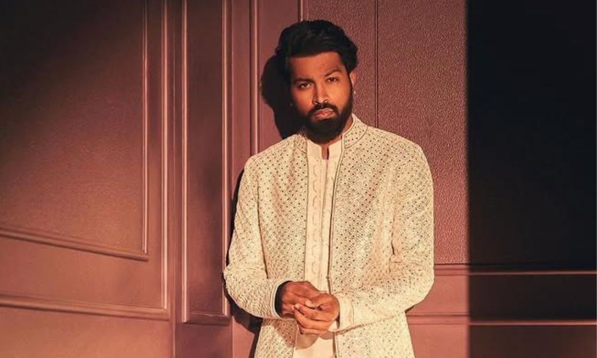 Internet Praises Hardik Pandya After Fan Rudely Behaves With Him. See Here!