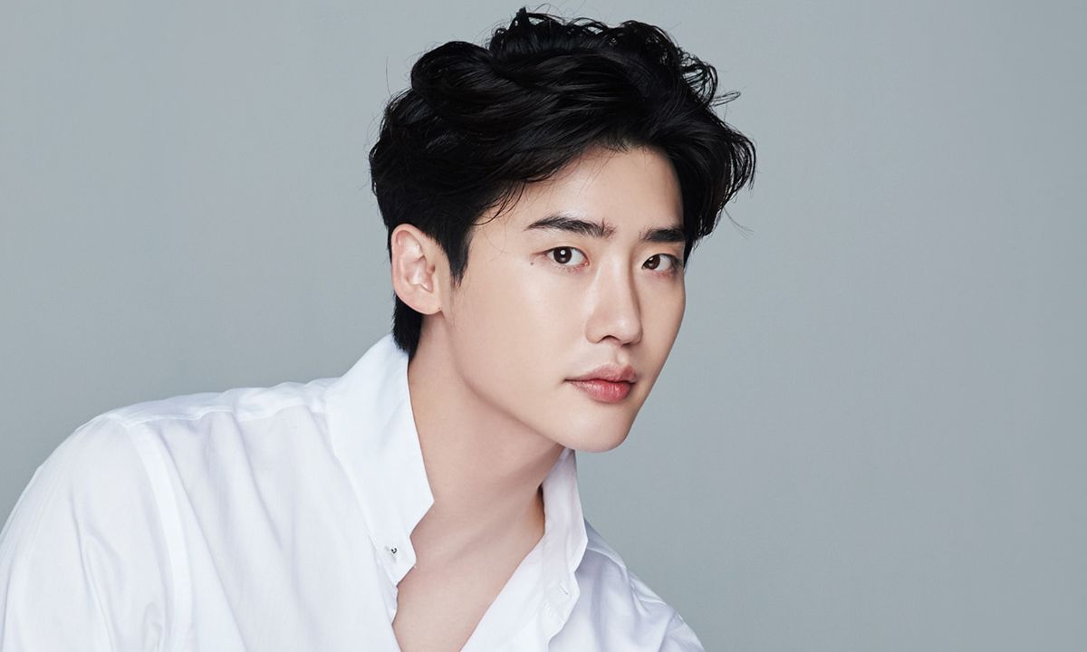Lee Jong Suk Supports Vulnerable Patients With 100 Million Won Medical Donation