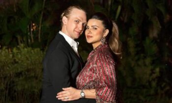 Actor Aashka Goradia Announces Second Pregnancy With Husband Brent Goble On THIS Special Day. It’s A Beach Baby Again! Actor Aashka Goradia Announces Second Pregnancy With Husband Brent Goble On THIS Special Day. It’s A Beach Baby Again!