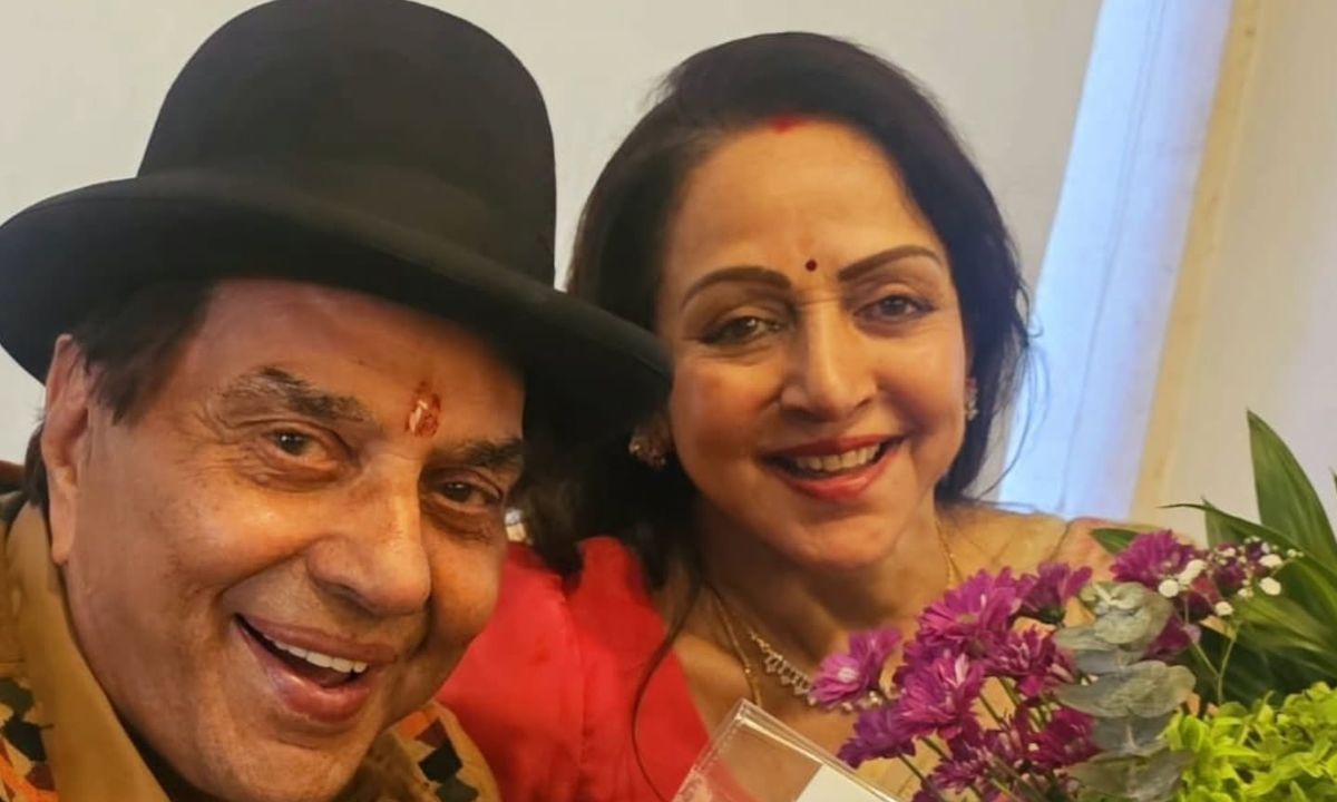 Hema Malini Says Dharmendra’s Final Goodbye Was Silent And It’s Truly Gut-Wrenching!
