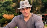 Salman Khan Celebrates 60th Birthday By Serving Drinks To Guests, Enjoys Carnival Rides With Niece In New Clip!