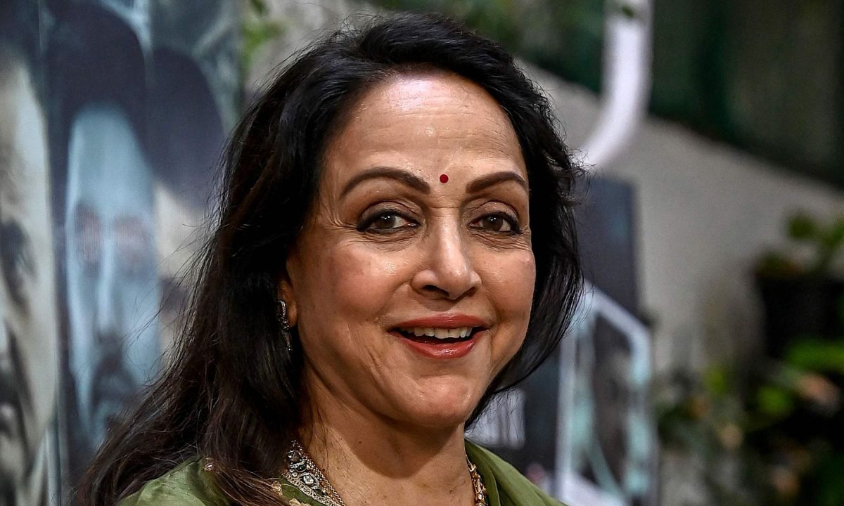Hema Malini Says Someone Tried To Choke Her In Haunted Bungalow Before Marriage With Dharmendra