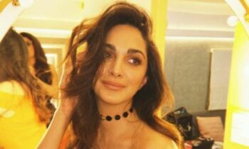 Kiara Advani, Daughter Saraayah Spend Time Reading Magazine. Cute Video Wins Hearts Online!