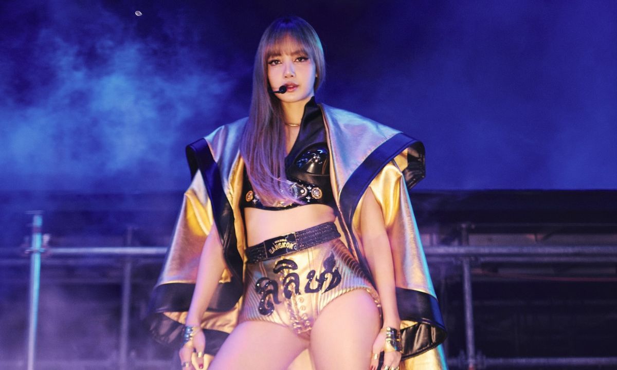 BLACKPINK Lisa’s Look-Alike Faces Criticism, Fans Say “Stop Chasing Clout”