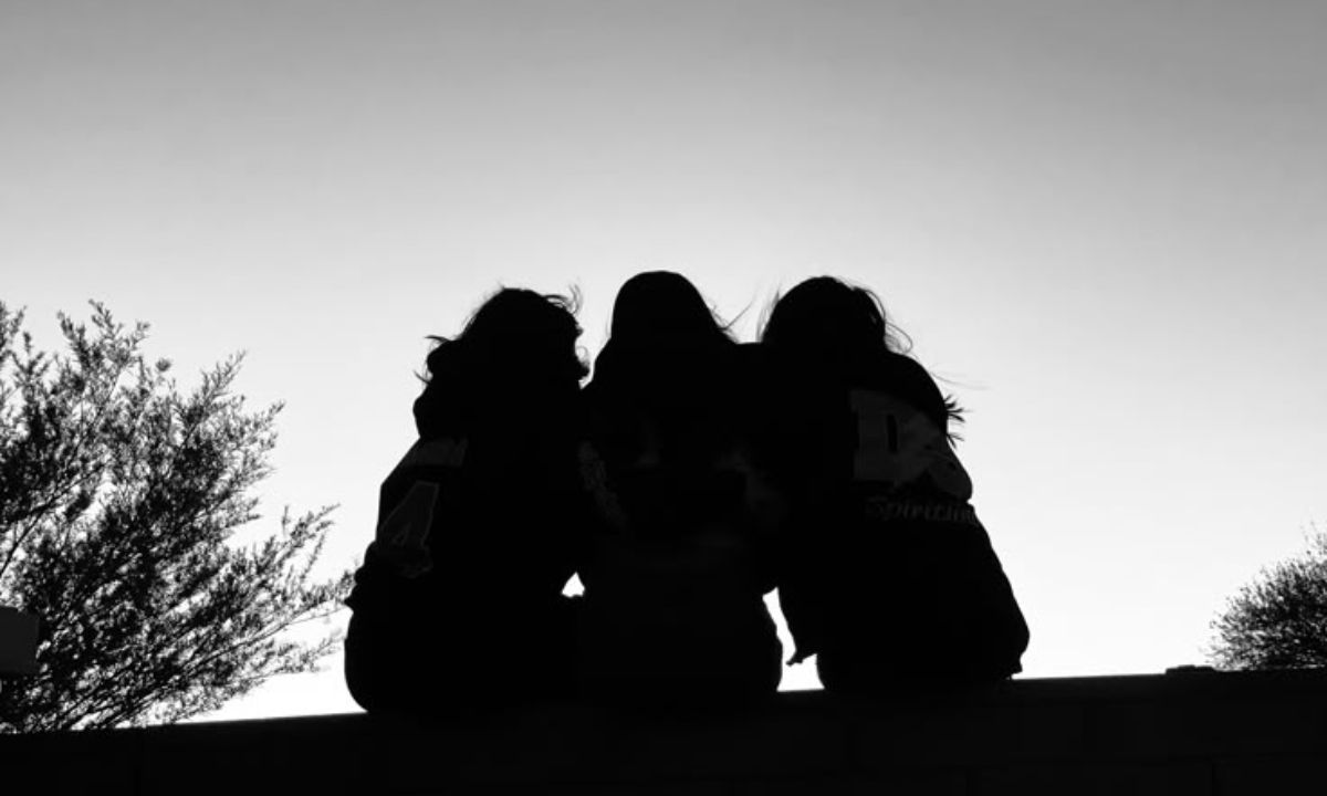 Ghaziabad Teen Sisters Die By Su*cide After Being Obsessed With Korean Game!