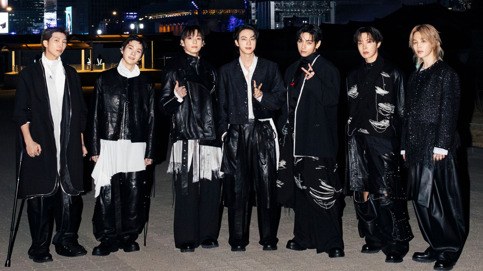 bts-gwanghwamun-comeback-concert-2026-setlist-netflix-fan-army-reactions