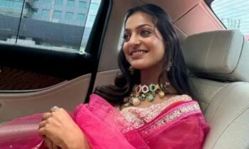 Kumbh Mela Girl Monalisa Accused Director Sanoj Mishra Of Exploiting Minor Girls, Reveals Getting Death Threats