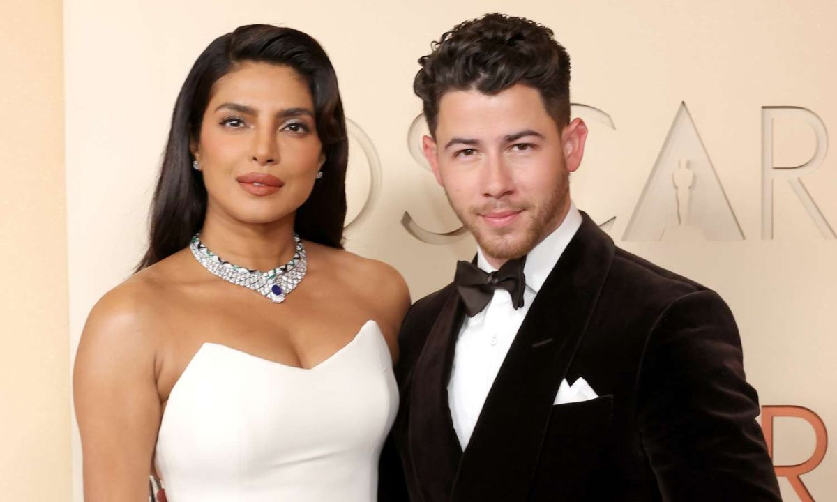 oscars-2026-nick-jonas-flaunts-a-kalava-on-his-wrist-for-wife-priyanka-chopra