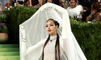 Met Gala 2026: BLACKPINK’s Lisa Steals The Spotlight In Custom White Gown With Sculptural Arms!