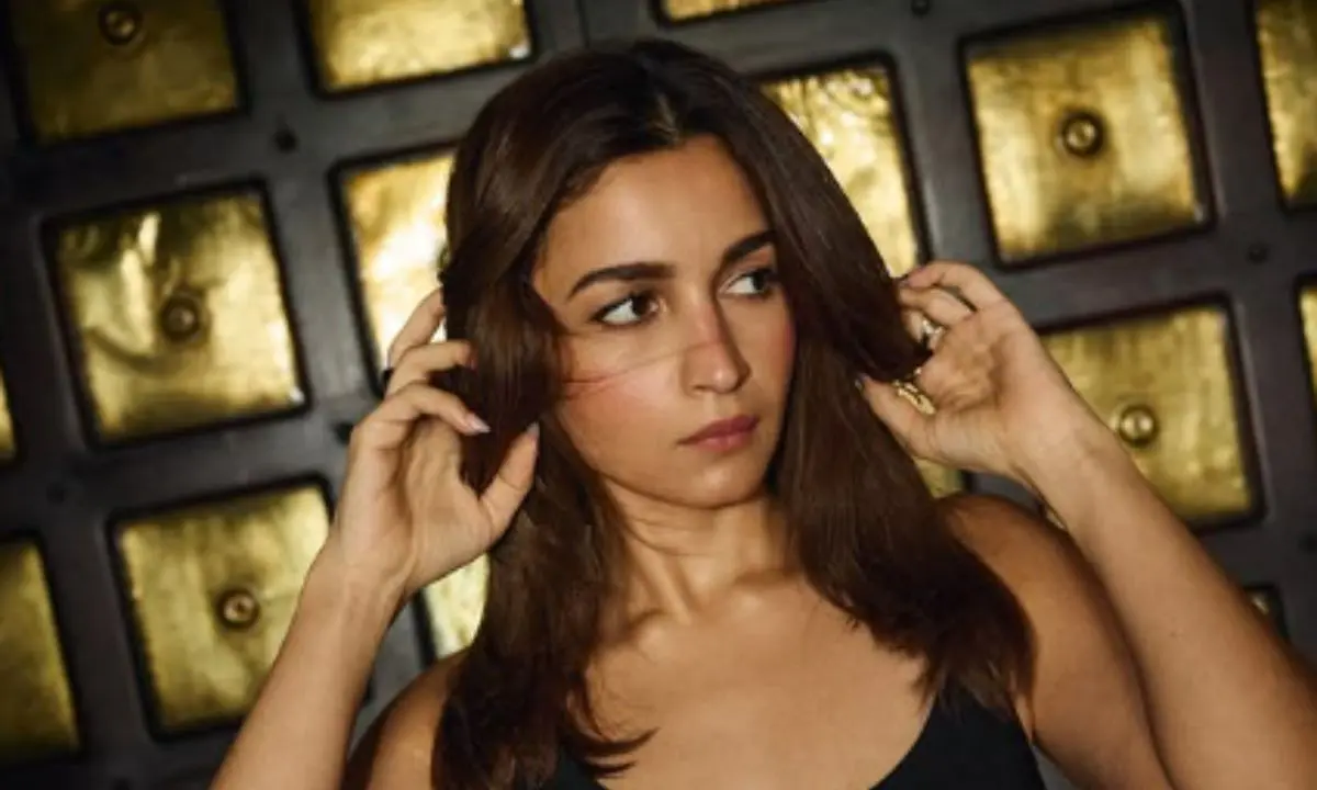 Alia Bhatt Takes Inspiration From Samay Raina For THIS Witty Response At Alpha Promotions. See Here!