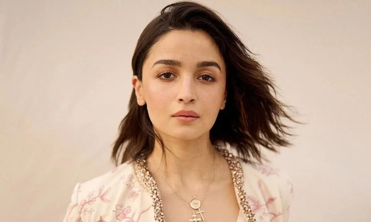 Fact Check: Did Alia Bhatt Claim She Can “Buy” Awards, Karan Johar Has Her Back? Alleged Story Goes Viral