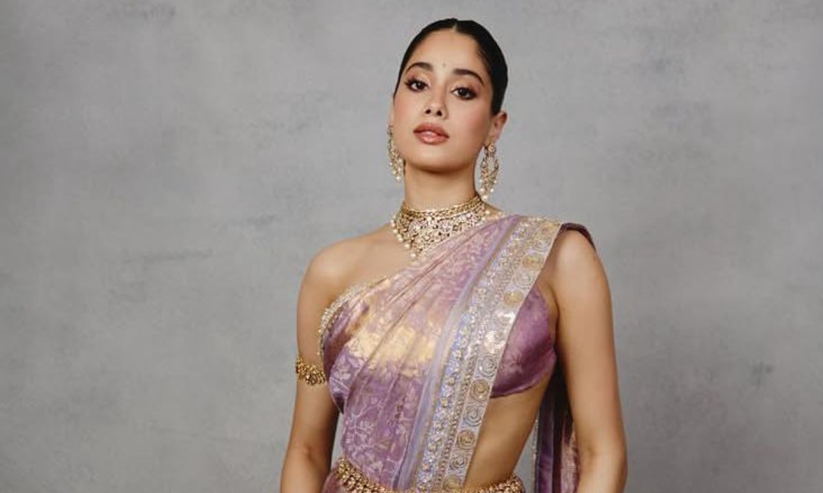 Janhvi Kapoor Makes Subtle Declaration Of Love For Shikhar Paharia In Mehendi. BRB Crying!