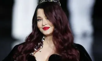Aishwarya Rai Returns To India After Paris Fashion Week, Asks Paparazzi THIS. Interesting! Aishwarya Rai Returns To India After Paris Fashion Week, Asks Paparazzi THIS. Interesting!