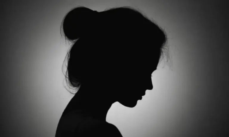 woman-found-dead-in-andhra-pradesh-after-distress-calls-to-family-friends-case-details